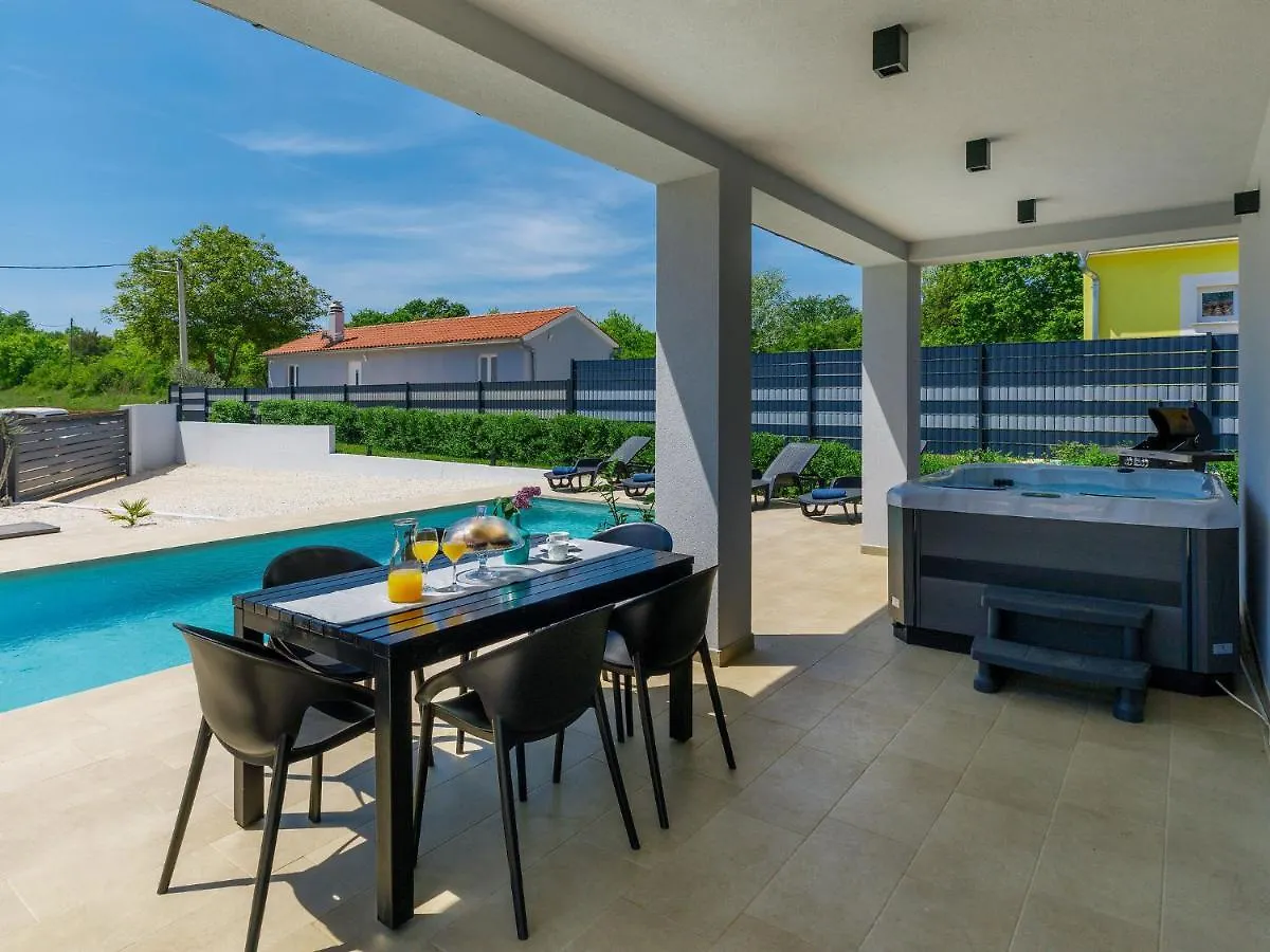 Villa Vine By Interhome Marčana
